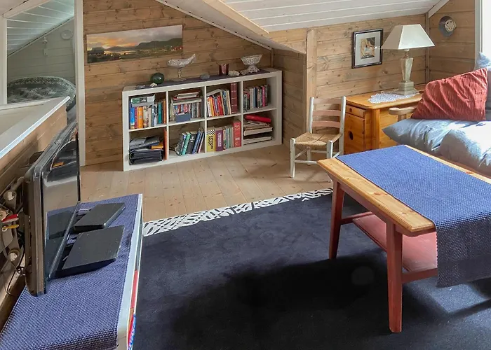 3 Bedroom Lovely In Дом отдыха